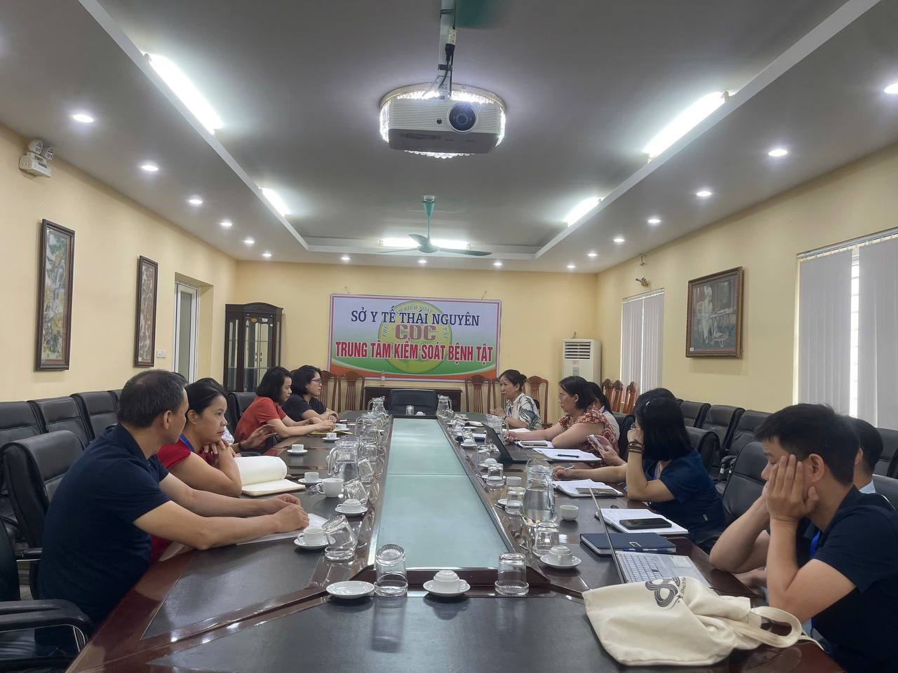Đoàn công tác của Viện Sốt rét - Ký sinh trùng - Côn trùng Trung ương làm việc tại CDC Thái Nguyên