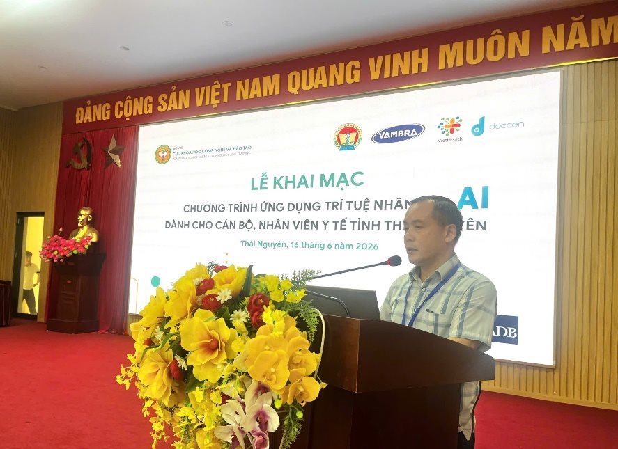 Ông Đinh Mạnh Cường, Phó Giám đốc Sở Y tế phát biểu tại buổi lễ