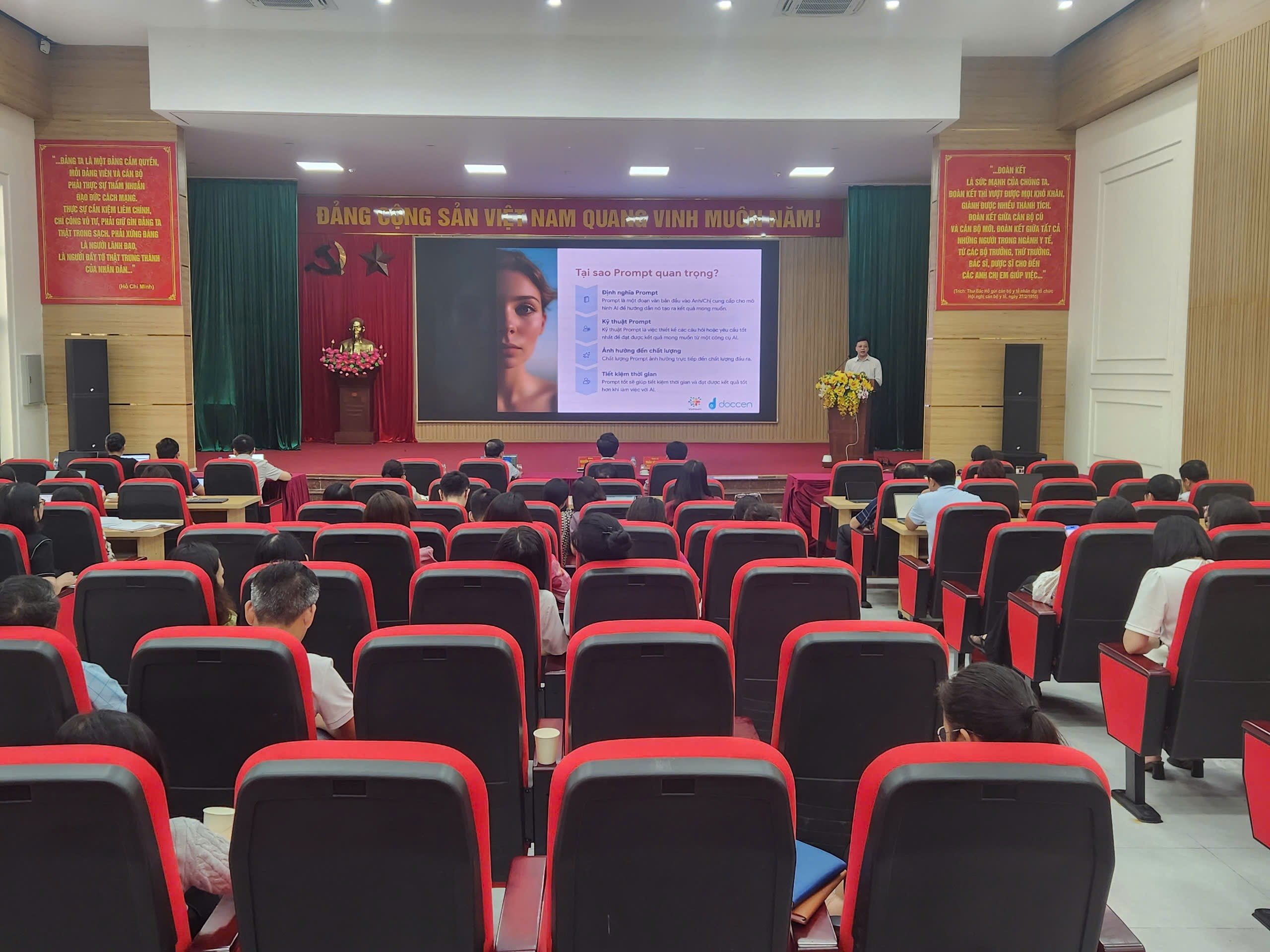 Lớp tập huấn nâng cao năng lực số cho cán bộ, nhân viên y tế