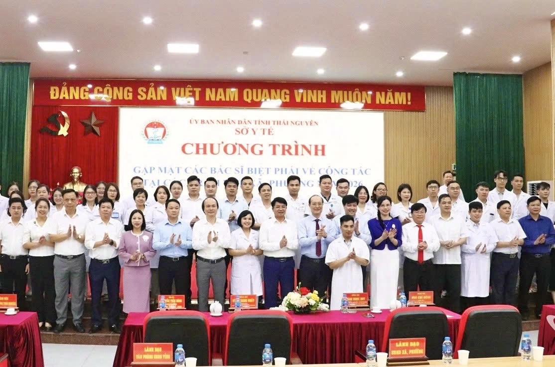 Ngành Y tế Thái Nguyên tổ chức gặp mặt biệt phái các bác sĩ về công tác tại tuyến y tế cơ sở
