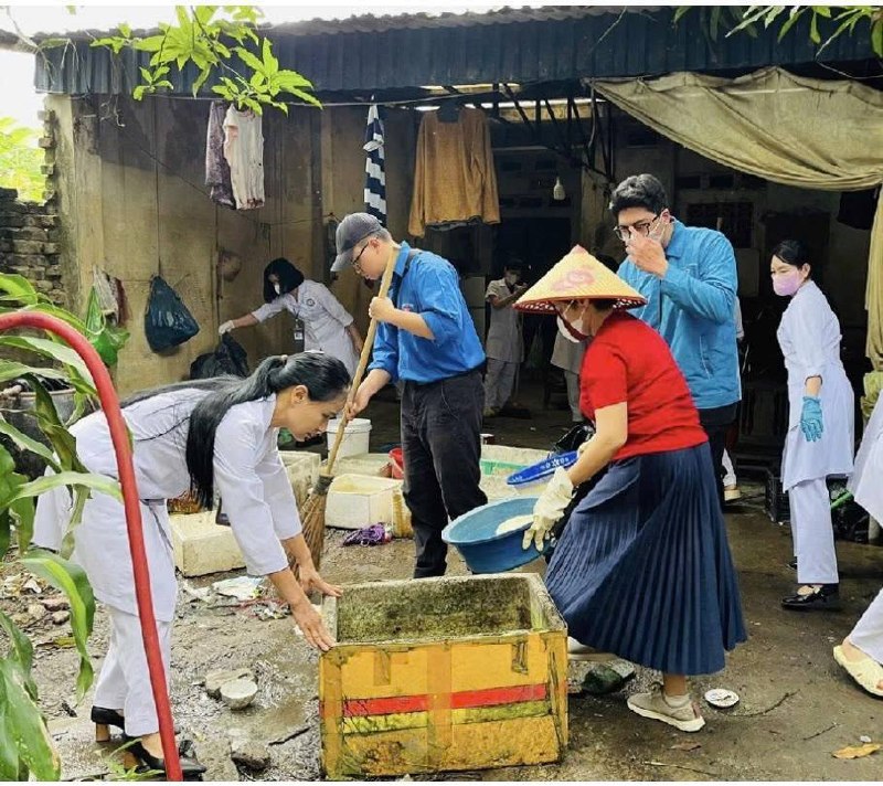 Ra quân dọn dẹp, vệ sinh phòng chống sốt xuất huyết tại khu dân cư