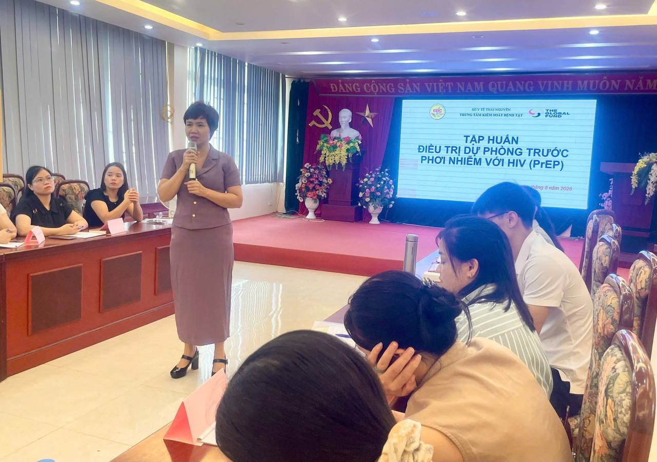 Thạc sỹ, bác sỹ Lê Aí Kim Anh, Phó Giám đốc Trung tâm Kiểm soát bệnh tật phát biểu khai mạc lớp tập huấn