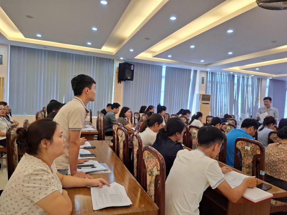Học viên thực hành trong lớp tập huấn thống kê, báo cáo bệnh không lây nhiễm